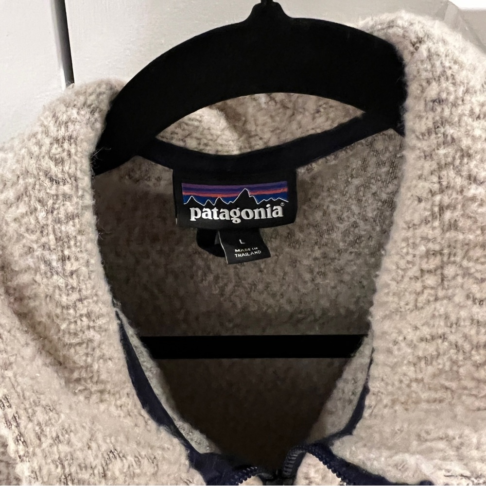 Patagonia Men’s Zip up fleece jacket - Picture 3 of 5